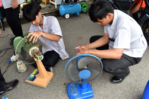 วิทยาลัยเทคนิคตราดจัดโครงการศูนย์ซ่อมสร้างเพื่อชุมชน Fix it Center (แบบ ...
